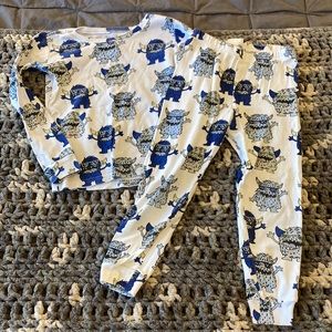 Boys monster pajamas set